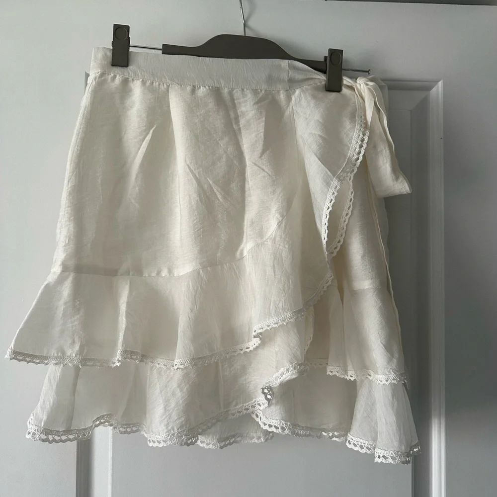 NWOT Sabina Musayev Priscilla Off White Ruffle Skirt - Picture 7 of 11